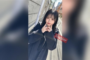 FC2PPV 4903171 【顔出し解禁】”神ビジュ新生アイドル18歳” 加入わずか1週間で限界FC2デビュー。ピル無しガチ生中出し映像。※残りわずか[有]