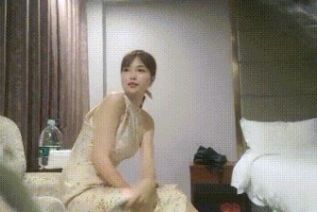 66271-大高个长腿美女 你要闭着眼睛舔 鸡吧快进来 好有劲下面好多水好喜欢 好久没这么快乐了 性格温柔没想到床上这么骚 呻吟好听