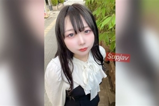 FC2PPV 4720819 【2部作品】Ko.u. Ko.u. 刚毕业1.8. Sa.i ♡ 敏感白皙的F杯葵酱的粉色小穴被射了3次精液