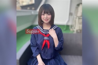 FC2PPV 4724520 仅限今天半价露脸！！【沉床】与隐藏的神胸上班族进行Cosplay性爱，3秒即可潮吹
