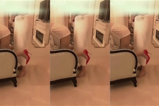 77002-21岁大三小嫩B红色高跟鞋的诱惑 上