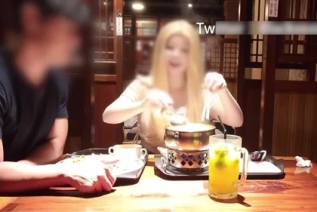 76798-这妹子是真的骚的不行，主动发推特私信给男主，因为男友没法满足自己