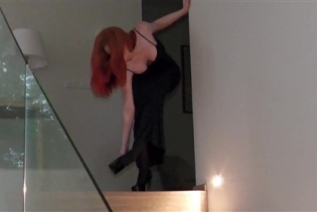 75564-欧美高颜值白虎女神【Sweetie_Fox】巨乳陌生美女走错房！翘臀沙发诱惑，主人回家直接深喉到内射！错门变炮友，骚穴被猛干到高潮