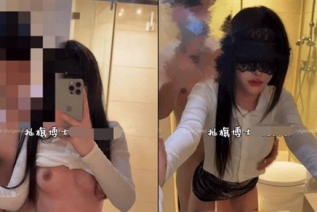 72535-推特新晋4年绿帽美腿淫妻网黄「一个ren」包臀皮裙对镜做爱被后入操到打抖还主动迎合真是一只发情的母狗