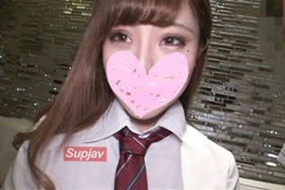 FC2PPV 4879159 【無修正】18歳ギャル系リフレ嬢に本気で生中出し種付けプレス