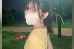 FC2PPV 4838001 【みゆ21歳】公園の真夜中の車の中でオナニー･上京したての看護◯生。後部座席でパンスト脱いでオナニー