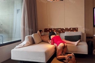 76142-随机1V3淫妻随机被路人肏太刺激