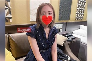 FC2PPV 4728487 保育员Suzu小姐翻着白眼不断高潮♡“我的身体很麻烦”，娇小的身体敏感到在高潮时抽搐