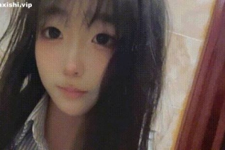 73274-2025年新流，推特清純小可愛【鱷魚、呆痛繃】重金定制，身材完美勻稱，難得露臉沐浴