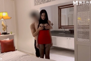 86932-【超模猎手】伊藤诚 - 黑丝极品尤物美乳翘臀主动女上位骑乘 长腿炮架后入顶撞弹臀 魔鬼身材肉便器
