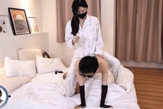 76926-锁阳后妹妹直接把狗绳牵身上叫公狗