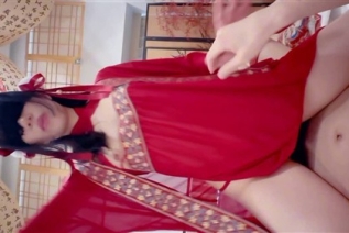 76562-策马淫春新年财神白虎妹肚兜情趣