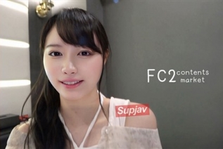 FC2PPV 4669533 【FC2改制作品】喉咙和阴道受到极限刺激，狂喜呐喊，破坏前清纯偶像尊严的作品